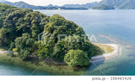 小さな孤島(京都府舞鶴市の蛇島と烏島) 小さな孤島(京都府舞鶴市の蛇島と烏島) 106465426
