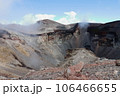 【富士山山頂の風景】富士山の山頂・火口 106466655