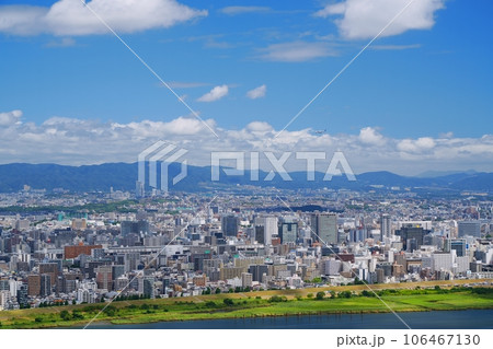 大阪 梅田 梅田スカイビルから見た豊中・吹田市街地(北方向、夏) 大阪 梅田 梅田スカイビルから見た豊中・吹田市街地(北方向、夏) 106467130