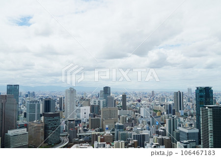 大阪 梅田 梅田スカイビルから見た堺市方向(大阪市)(南方向、夏) 大阪 梅田 梅田スカイビルから見た堺市方向(大阪市)(南方向、夏) 106467183