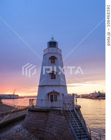 大阪_旧堺燈台と夕焼けの絶景風景 大阪_旧堺燈台と夕焼けの絶景風景 106468391