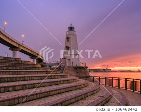 大阪_旧堺燈台と夕焼けの絶景風景 大阪_旧堺燈台と夕焼けの絶景風景 106468442