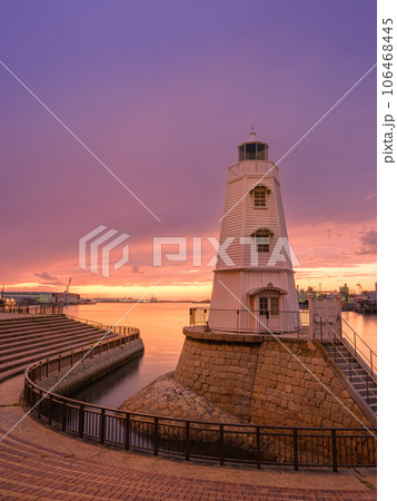 大阪_旧堺燈台と夕焼けの絶景風景 大阪_旧堺燈台と夕焼けの絶景風景 106468445