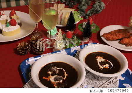 クリスマスイメージの食卓 106473943
