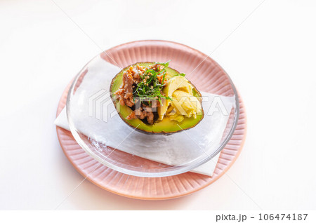 挽き肉みそを乗せたアボカド 挽き肉みそを乗せたアボカド 106474187