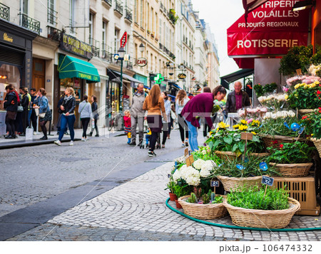 パリの人気マルシェ　モントルグイユ通り 106474332