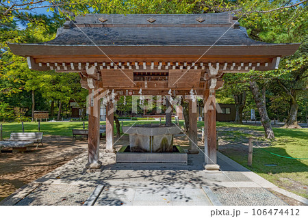 山梨 武田神社(躑躅ヶ崎館跡)手水舎 山梨 武田神社(躑躅ヶ崎館跡)手水舎 106474412