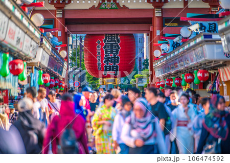 日本の東京都市景観 6県減↓。猛烈な暑さ続く…外国人で賑わう浅草寺。マ無し…感染爆発はない＝29日 106474592
