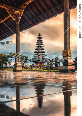 Sacred ancient Pura Ulun Danu Bratan reflection in the morning at Bali 106475009