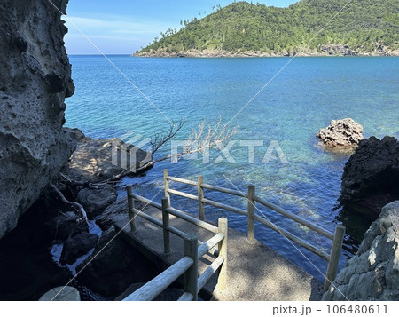隠岐の島の福浦トンネル遊歩道 106480611