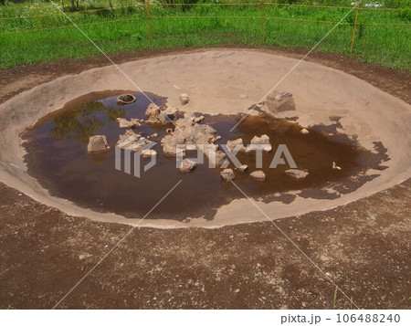 下野谷遺跡の土器溜まり 106488240