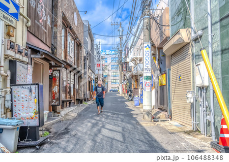 千葉県船橋市の都市風景　西船橋駅 106488348