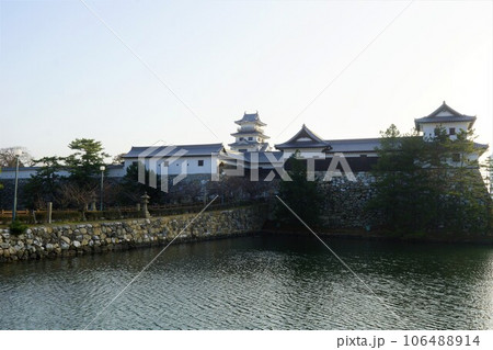 今治城天守閣と御金櫓 106488914