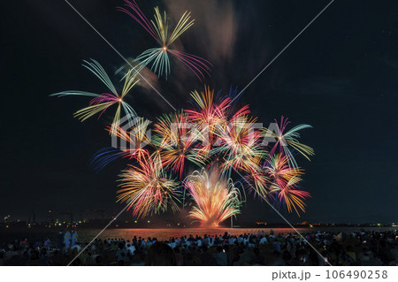 夜空に咲く大輪 夜空に咲く大輪 106490258