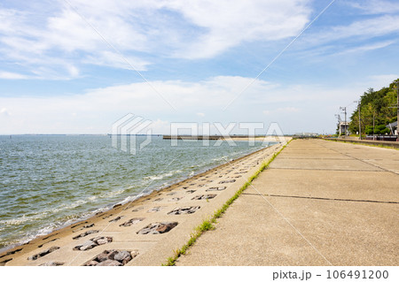 愛知県西尾市吉良町の三河湾の風景 愛知県西尾市吉良町の三河湾の風景 106491200