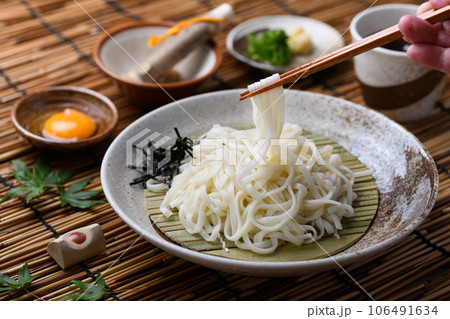夏の定番！冷やしうどん ざるうどん 106491634