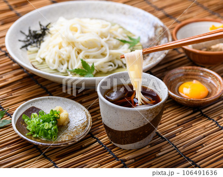 夏の定番！冷やしうどん ざるうどん 106491636