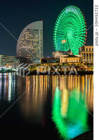 みなとみらい夜景 縦の写真素材 [106492722] - PIXTA