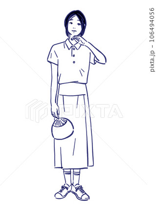 うちわを持った女性 106494056