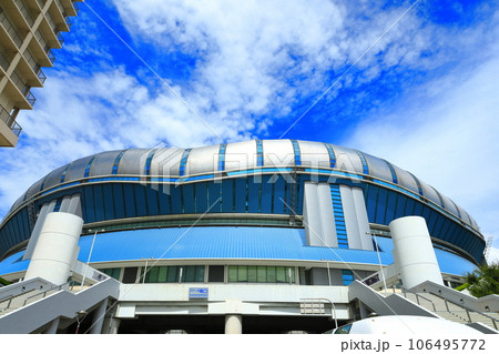 【大阪府】晴天の京セラドーム大阪の南口ゲート（大阪ドーム） 106495772