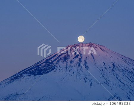 静岡_夜明けの紅富士パールの絶景 106495838