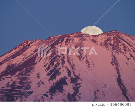 静岡_夜明けの紅富士パールの絶景 106496093