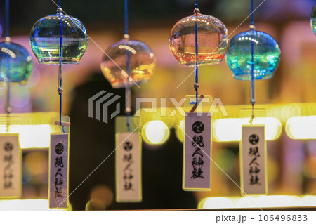 夜の現人神社風鈴回廊 夜の現人神社風鈴回廊 106496833