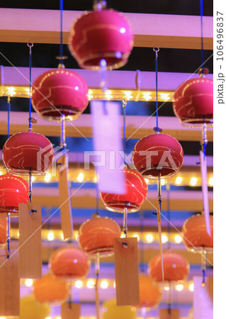 夜の現人神社風鈴回廊 夜の現人神社風鈴回廊 106496837
