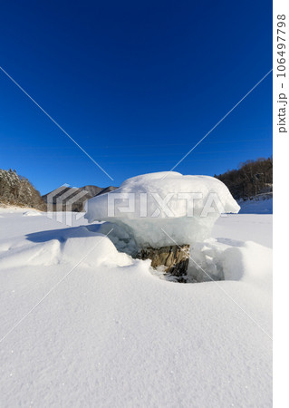 北海道糠平湖_キノコ氷と快晴の絶景風景 北海道糠平湖_キノコ氷と快晴の絶景風景 106497798
