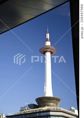 京都タワーと秋の空9(額縁構図) 京都タワーと秋の空9(額縁構図) 106497966