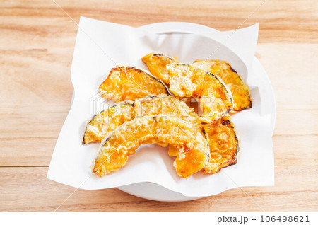 秋の味覚 カボチャの天ぷら 秋の味覚 カボチャの天ぷら 106498621