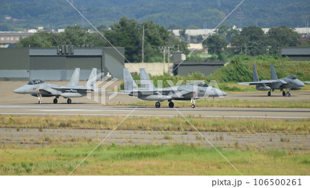 航空自衛隊第303飛行隊F-15イーグル出撃の写真素材 [106500261] - PIXTA