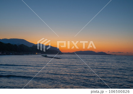秋の銭函海岸の夕日 秋の銭函海岸の夕日 106500826