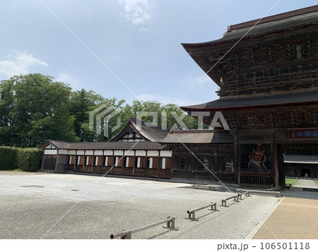 富山県の瑞龍寺の景色 106501118