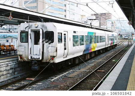 松本で入れ替え中のE257系電車(クモハE257) 松本で入れ替え中のE257系電車(クモハE257) 106501842