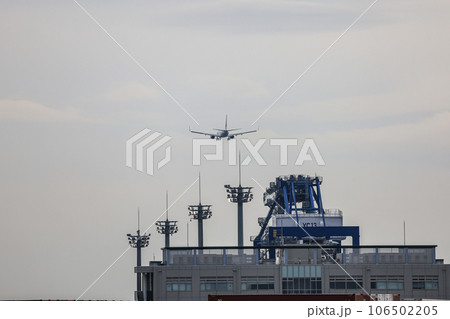 物流・海上コンテナと航空機 物流・海上コンテナと航空機 106502205
