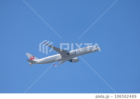 羽田空港を離陸した旅客機・JAL・エアバス・A350 羽田空港を離陸した旅客機・JAL・エアバス・A350 106502489