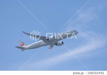 羽田空港を離陸した旅客機・JAL・エアバス・A350 羽田空港を離陸した旅客機・JAL・エアバス・A350 106502491