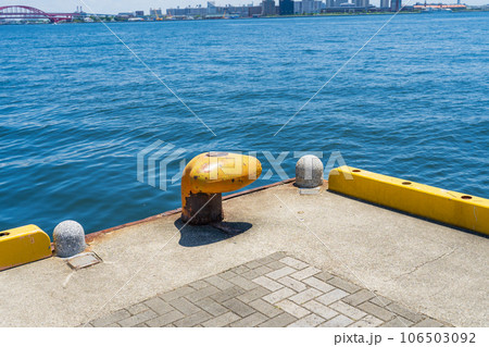兵庫県神戸市 神戸港の繋留用ボラード 兵庫県神戸市 神戸港の繋留用ボラード 106503092
