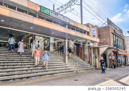 千葉県市川市の都市風景 本八幡駅 千葉県市川市の都市風景 本八幡駅 106505245