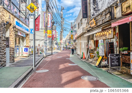 千葉県市川市の都市風景　本八幡駅　八幡一番街商店会 106505366