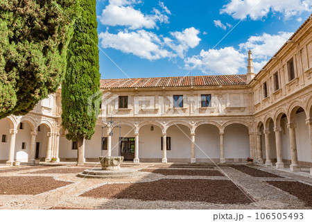 世界遺産　アルカラ大学（スペイン） 106505493