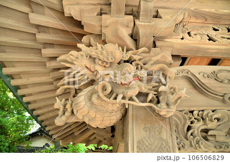 埼玉県熊谷市　むすびの神をお祀りする高城神社　手水舎の龍 106506829