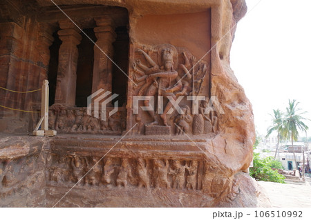 インド バダミ石窟寺院 インド バダミ石窟寺院 106510992