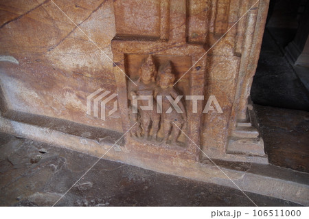 インド バダミ石窟寺院 インド バダミ石窟寺院 106511000