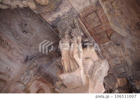 インド バダミ石窟寺院 インド バダミ石窟寺院 106511007