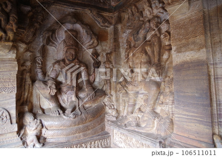 インド バダミ石窟寺院 インド バダミ石窟寺院 106511011