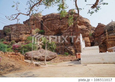 インド バダミ石窟寺院 インド バダミ石窟寺院 106511017