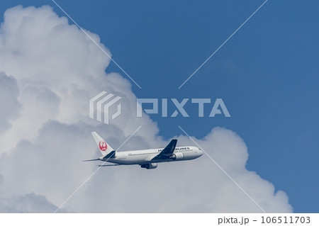 羽田空港を離陸した旅客機・JAL・ボーイング767・日本航空 106511703