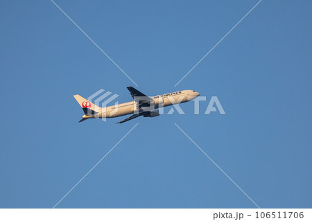 羽田空港を離陸した旅客機・JAL・ボーイング767・日本航空 羽田空港を離陸した旅客機・JAL・ボーイング767・日本航空 106511706